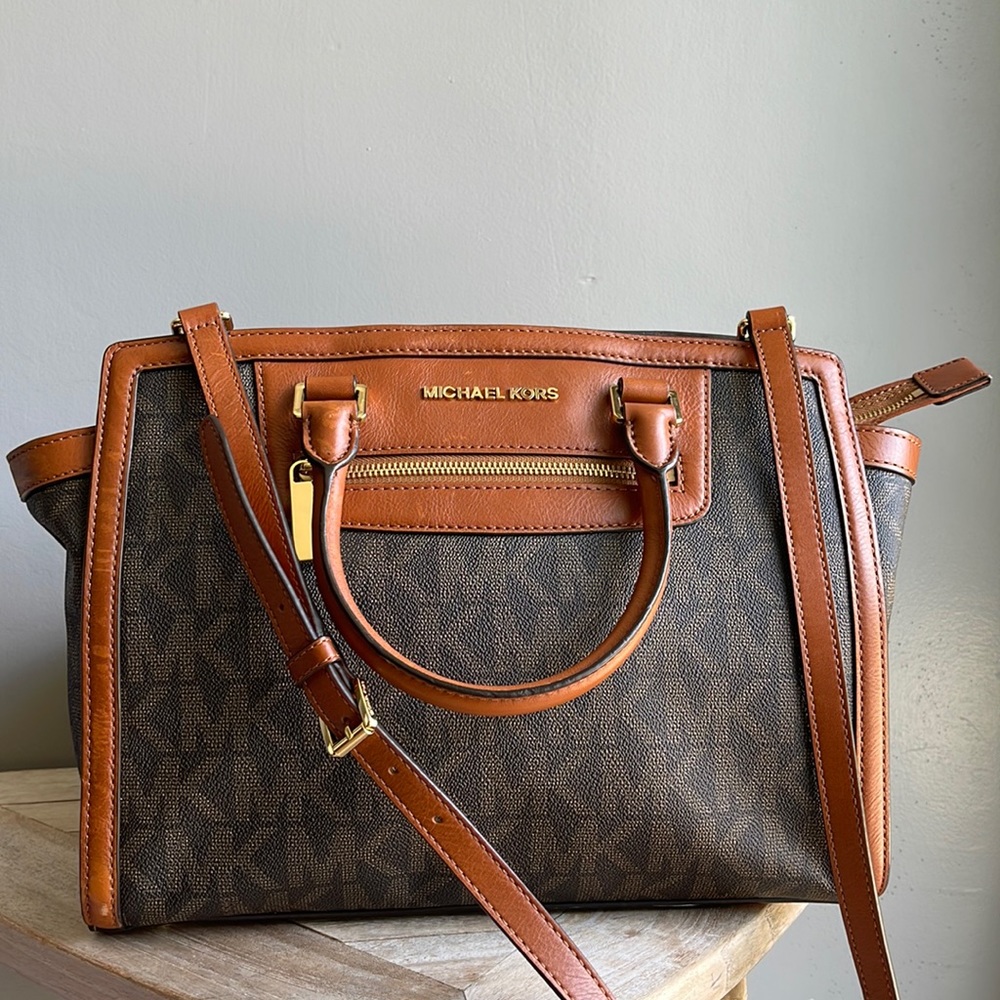Michael Kors Selma Zip Large Trapeze Satchel